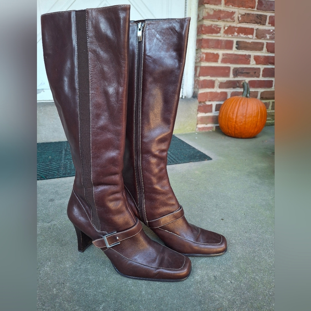 Red HOT 🔥 Anne Klein Heeled Leather Boots